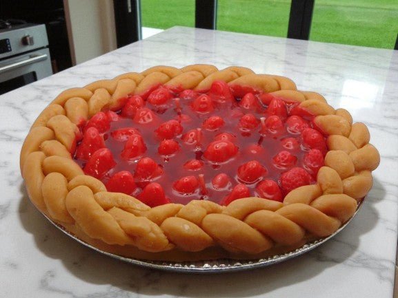 9" Holland Strawberry Festival Pie Candle - Turtle Creek Candle Shop